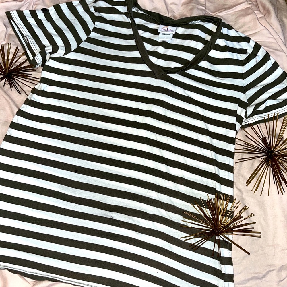 Oh Baby by Motherhood Grey and White Stripped Shirt